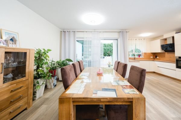 Essbereich mit Terrassenzugang WHG 2