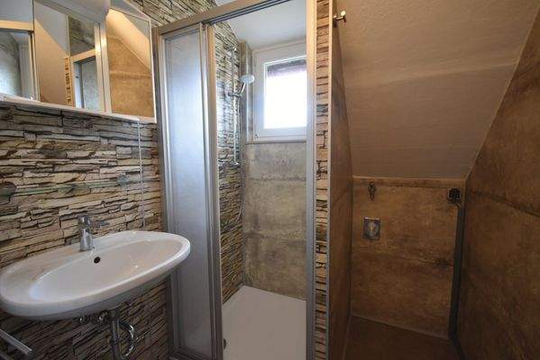 OG - Wohnung - Badezimmer mit Dusche