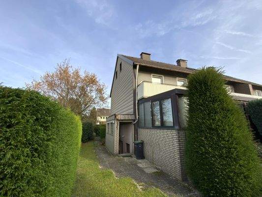 Seitenansicht mit Zugang zum Keller