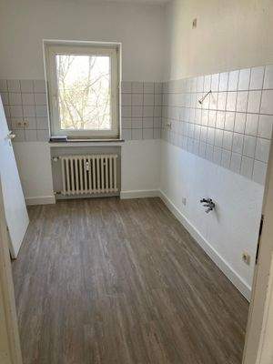 Küche mit Fliesenspiegel weiß/grau