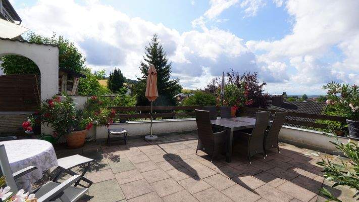 Terrasse Kellergeschoßwohnung