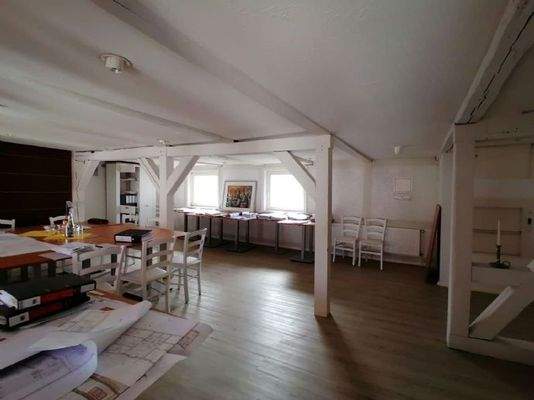 Büro 1 Besprechungsraum 1. OG hinten rechts