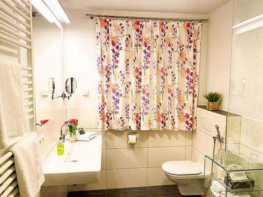 Top 1 - Badezimmer 2 2023.jpeg