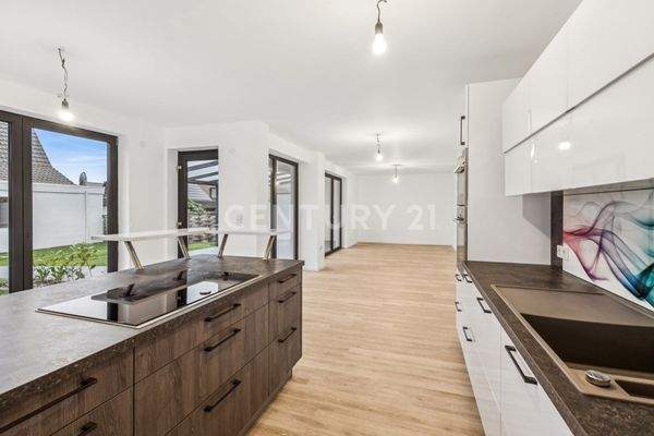 Offene Küche mit Kochinsel