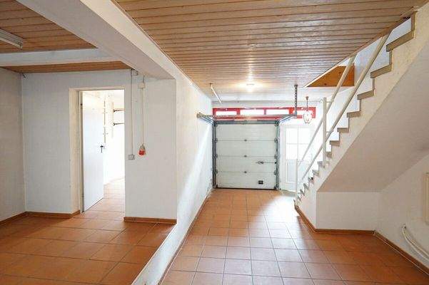 Haus 2 - Eingangsbereich / Garage