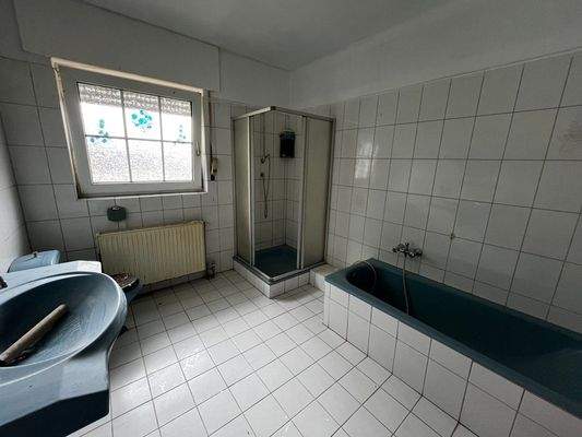 Badezimmer im Erdgeschoss