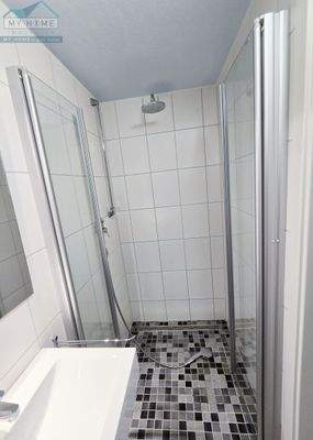  Anbau bodentiefe Dusche