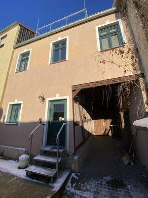 Hofdurchfahrt mit Platz für 2 PKW (vor & hinter dem Tor)