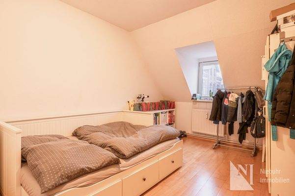 Schlafzimmer II- Wohnung DG