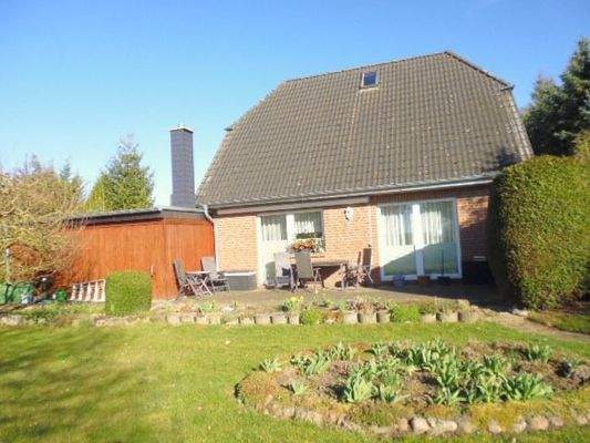 Rückansicht vom Garten aus