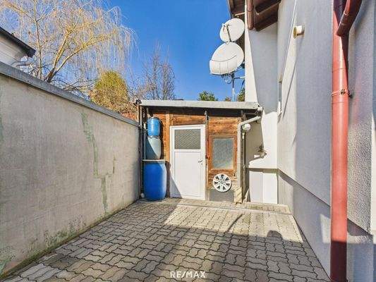 Gartenhütte hinter dem Haus