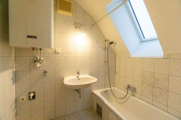 Badezimmer mit Wanne