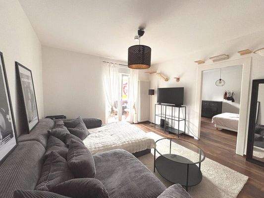 Wohnzimmer mit Ausgang Balkon