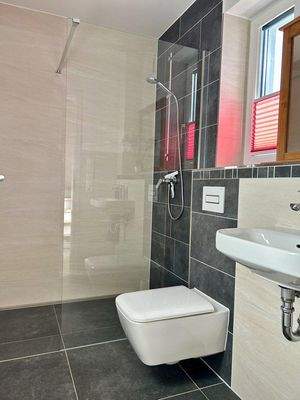 Gästebad mit Dusche