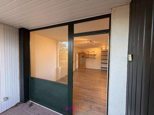 Blick von der Loggia in das Wohnzimmer