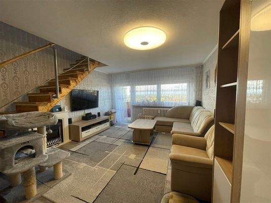 unten: Wohnzimmer (Weitwinkelaufnahme)