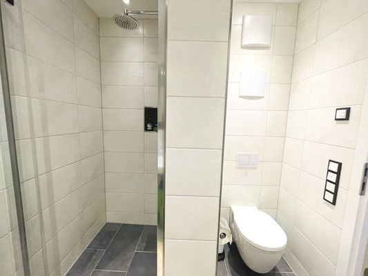 Gäste WC mit Dusche