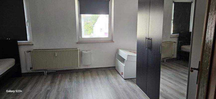 2.OG-Recht Zimmer 01.jpg