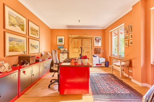 Büro mit Blick ins Grüne