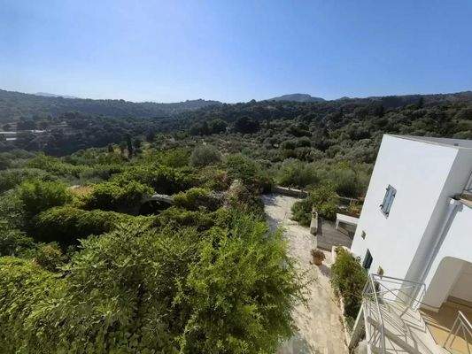 Zweistöckiges Haus mit Gästezimmer zum Verkauf in Kato Poros