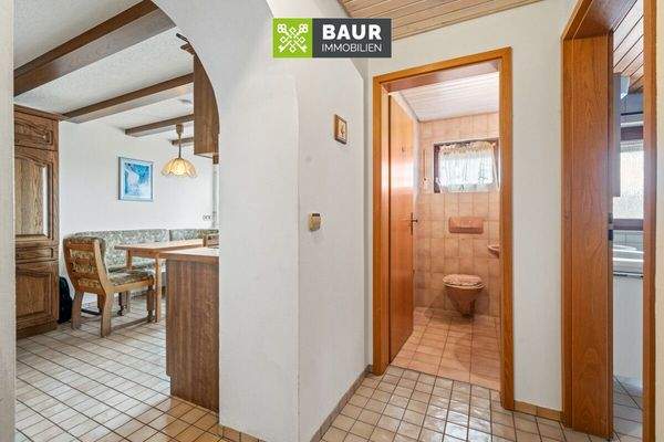 EG links Flur Küche WC