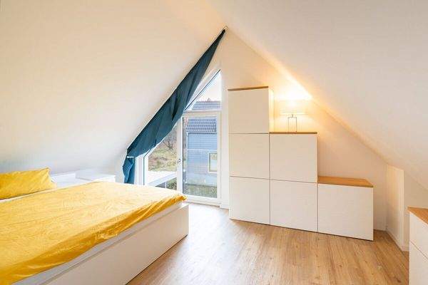 Schlafzimmer 1 von 2