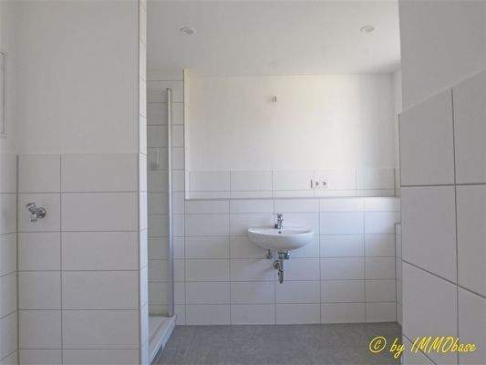 Bad mit Wanne und Dusche