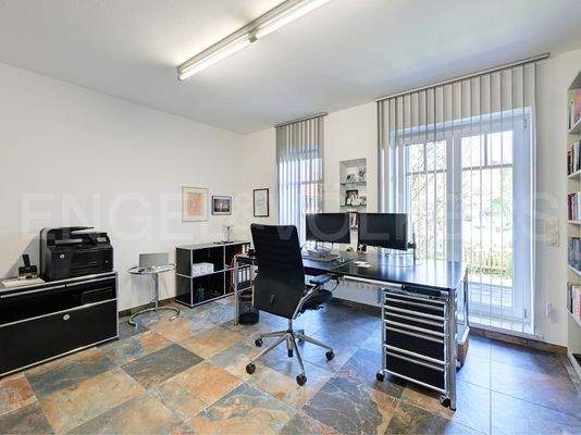 Arbeitszimmer im EG