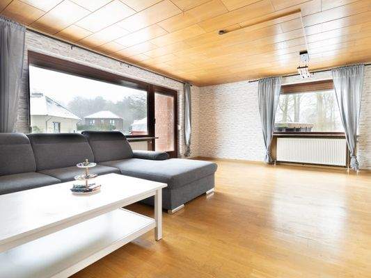 Wohn-und Esszimmer Ansicht 1