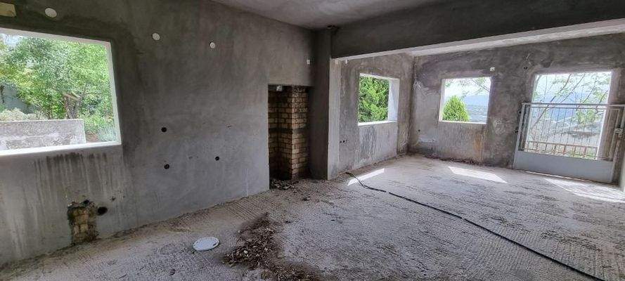 Kreta, Ano Kalesia: Rohbau - Wohnung zu verkaufen