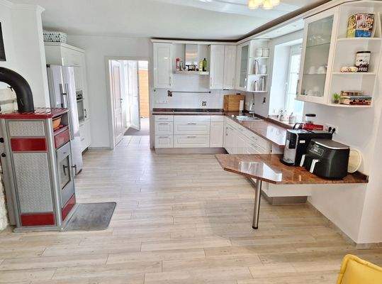 ... mit offener Küche...