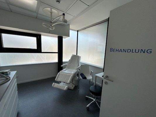 Behandlungsraum 3.jpg