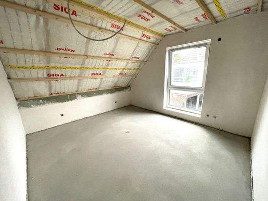 3. von 4 Zimmern im Dachgeschoss 10.2025