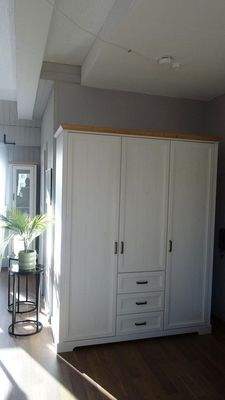 Wohnen 4 Kleiderschrank