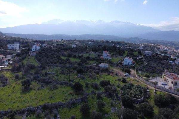 Kreta, Kokkino Chorio: Landschaftlich reizvolles Grundstück mit Meerblick zu verkaufen