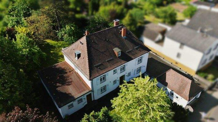 Haus-Lollar-Außenansicht seitlich (3)