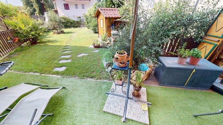 Gargazon-Gargazzone-Vierzimmerwohnung-quadrilocale-Garten-giardino-Garage-Stellplatz-posto macchina-Videoüberwachung-Alarmanlage-Keller-cantina