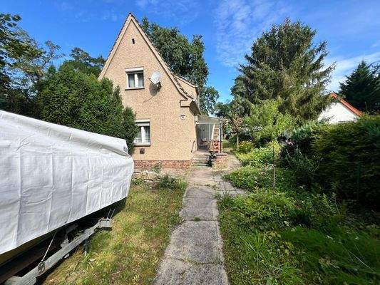 Weg zum Grundstück