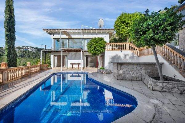 Pool in villa in Costa d'en Blanes 2