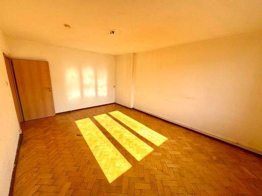 leerstehende WE Wohnzimmer