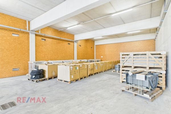 Kleine Lagerhalle