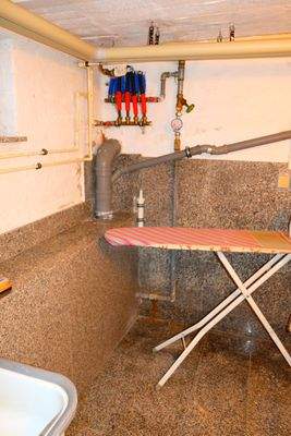 Hauswirtschaftsraum im Keller.JPG