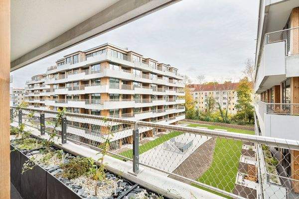 große Sonnenbalkone