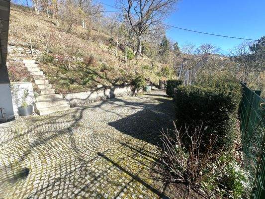 untere sonnige Terrasse