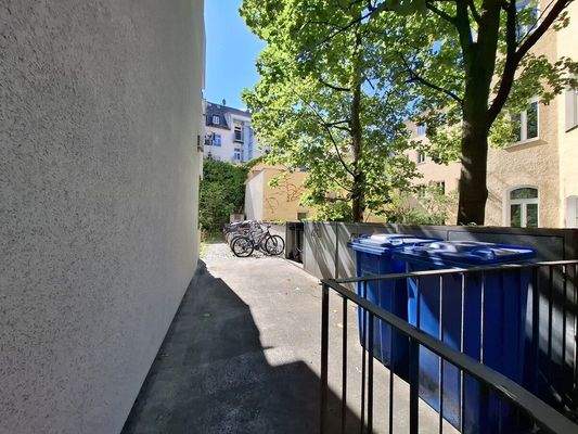 Zuwegung zur Rückseite