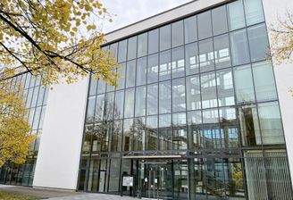 Vorderseite Bürogebäude