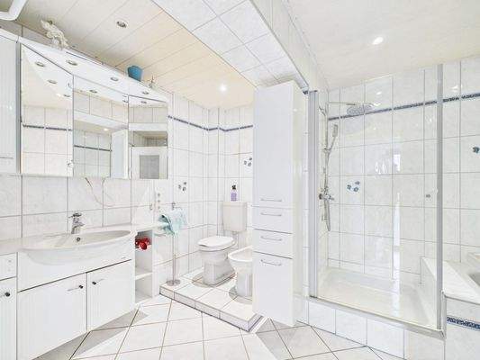 CAM01708G0-PR0085-STILL011