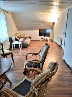 Zimmer mit Ankleide und großem Westbalkon