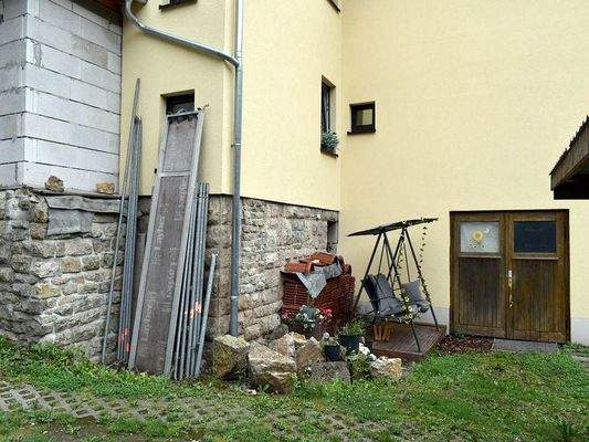 Einzelgarage im Haus