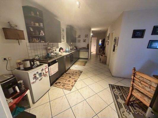 Wohnung 1. OG: Küchenbereich und Flur